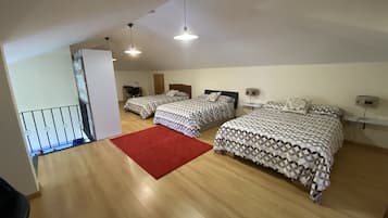 3 sovrum, skrivbord, strykjÀrn/strykbrÀda och resesÀng