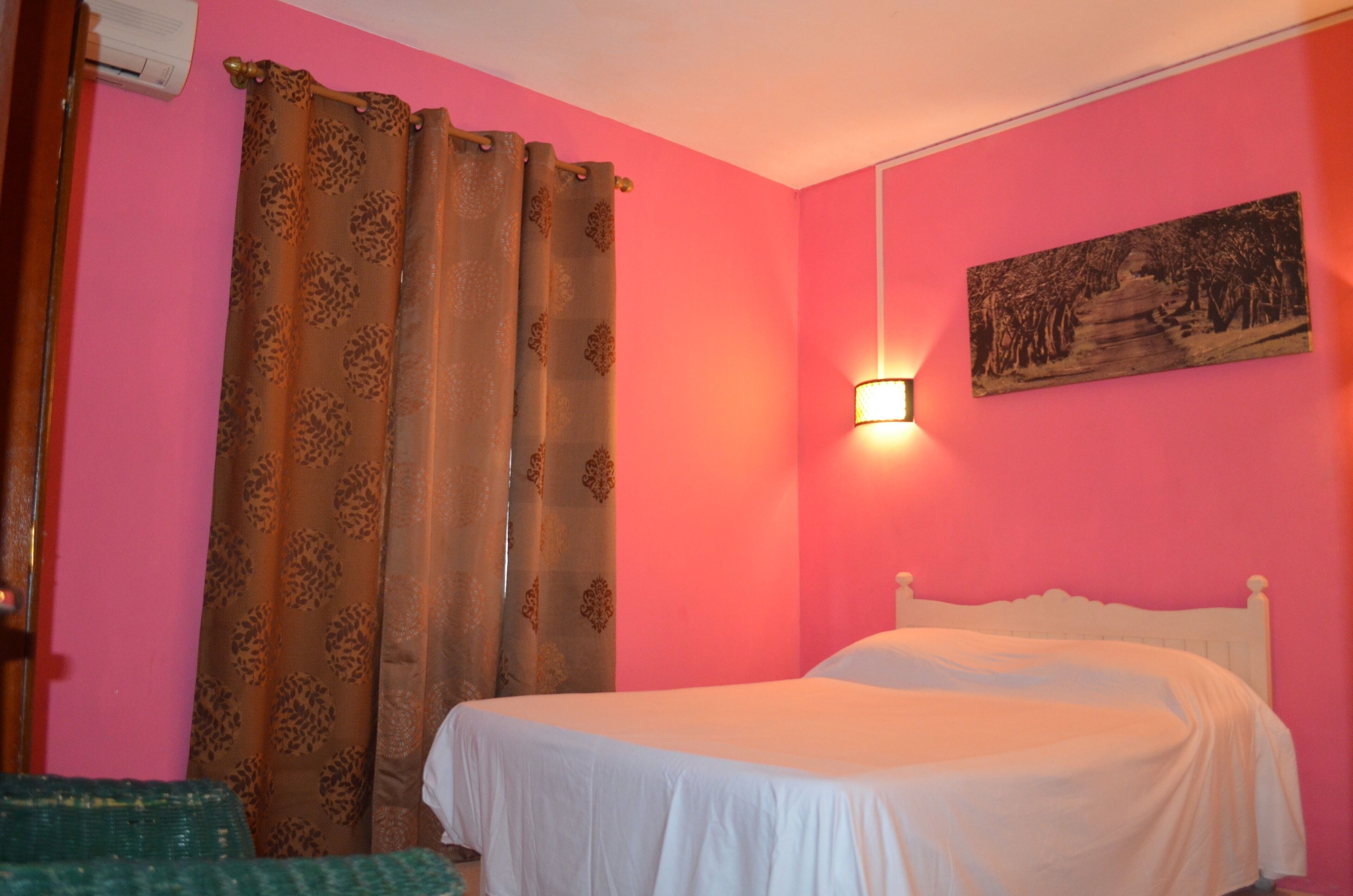 8 室のベッドルーム、アイロン / アイロン台、WiFi、ベッドシーツ