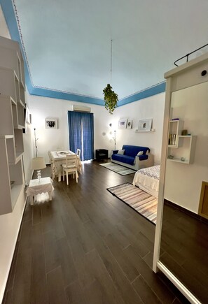 Bügeleisen/Bügelbrett, kostenloses WLAN