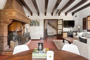 Interior - Spacious Luxury Villa with Heated Pool, A/C, Near Barcelona, Vineyards & Golf (Castellví de Rosanes)