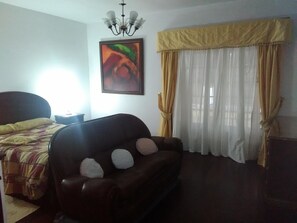 TV, fireplace, stereo