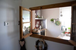 Kühlschrank, Mikrowelle, Ofen, Geschirrspüler