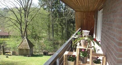 Charmante, großzügige Ferienwohnung mitten im Wald am Ratzeburger Küchensee