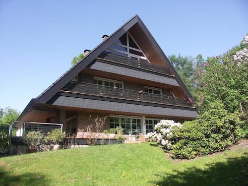 Charmante, großzügige Ferienwohnung mitten im Wald am Ratzeburger Küchensee