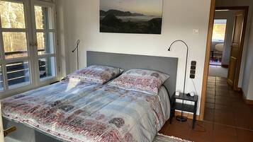 1 bedroom, in-room safe, desk, iron/ironing board
