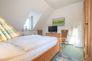 2 Schlafzimmer, Reisekinderbett, WLAN, Bettwäsche