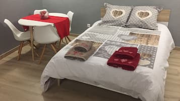 1 bedroom, WiFi, bed sheets