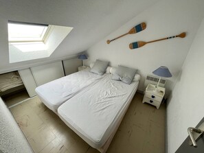 2 bedrooms, bed sheets - 122 - Nice apartment for 5/6 people with lake view (HOURTIN)