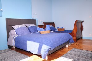 2 dormitoris, planxa i posts de planxar, wifi gratuïta i roba de llit 