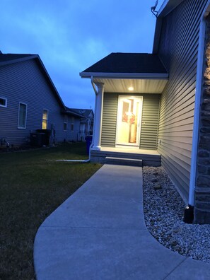 Exterior detail - Brand new house and new location for your trip  (Cedar Rapids)