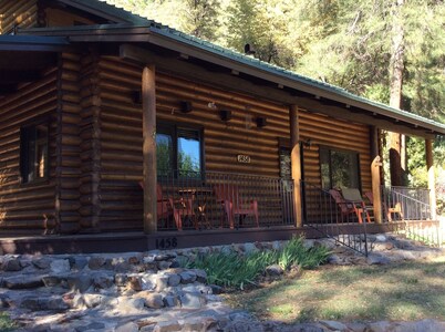 Stunning Views in Charming Sedona Log Cabin, Close to Oak Creek!!