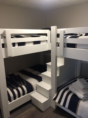 3 bedrooms, free WiFi, bed sheets