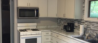 Beautiful Cottage on Arbutus Lake, Traverse City, MI 49696