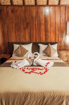 Bungalow, Private Pool | 1 bedroom, minibar, desk, free WiFi