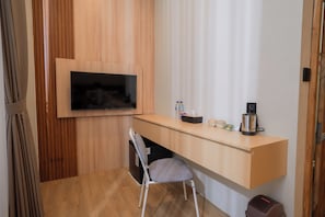 1 bedroom, minibar, desk, free WiFi