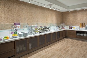 Δωρεάν πλήρες πρωινό καθημερινά 