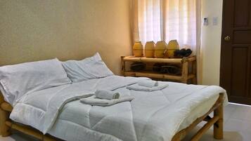 1 bedroom, premium bedding, minibar, iron/ironing board