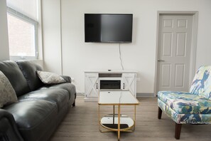 Loft, Multiple Beds, Non Smoking | 2 bedrooms, iron/ironing board, free WiFi, bed sheets