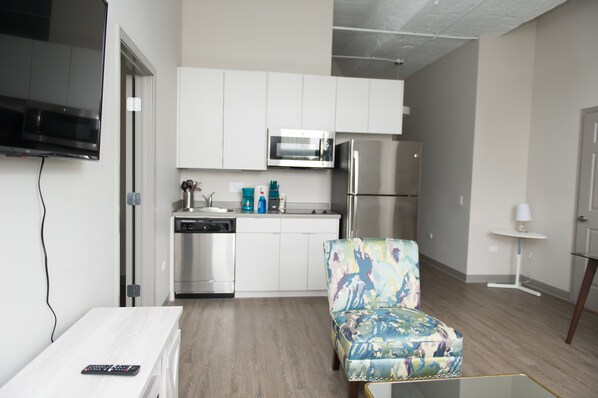 Loft, Multiple Beds, Non Smoking | 2 bedrooms, iron/ironing board, free WiFi, bed sheets