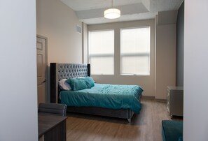 Loft, Multiple Beds, Non Smoking | 2 bedrooms, iron/ironing board, free WiFi, bed sheets