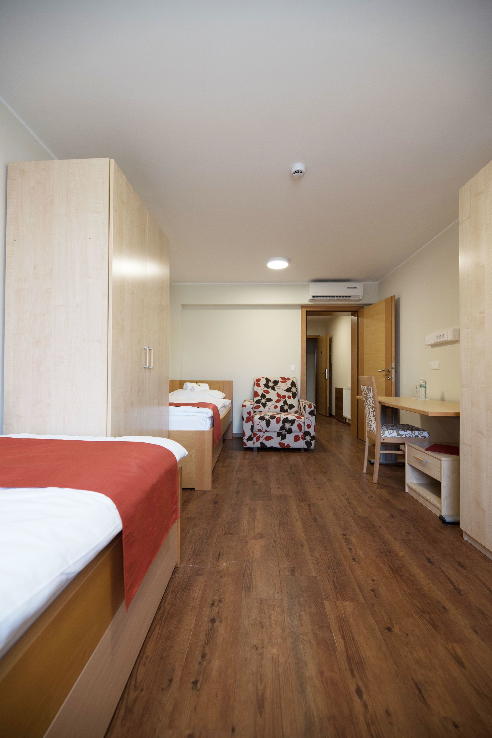 apartment for 2 | in-room safe, desk, free wifi