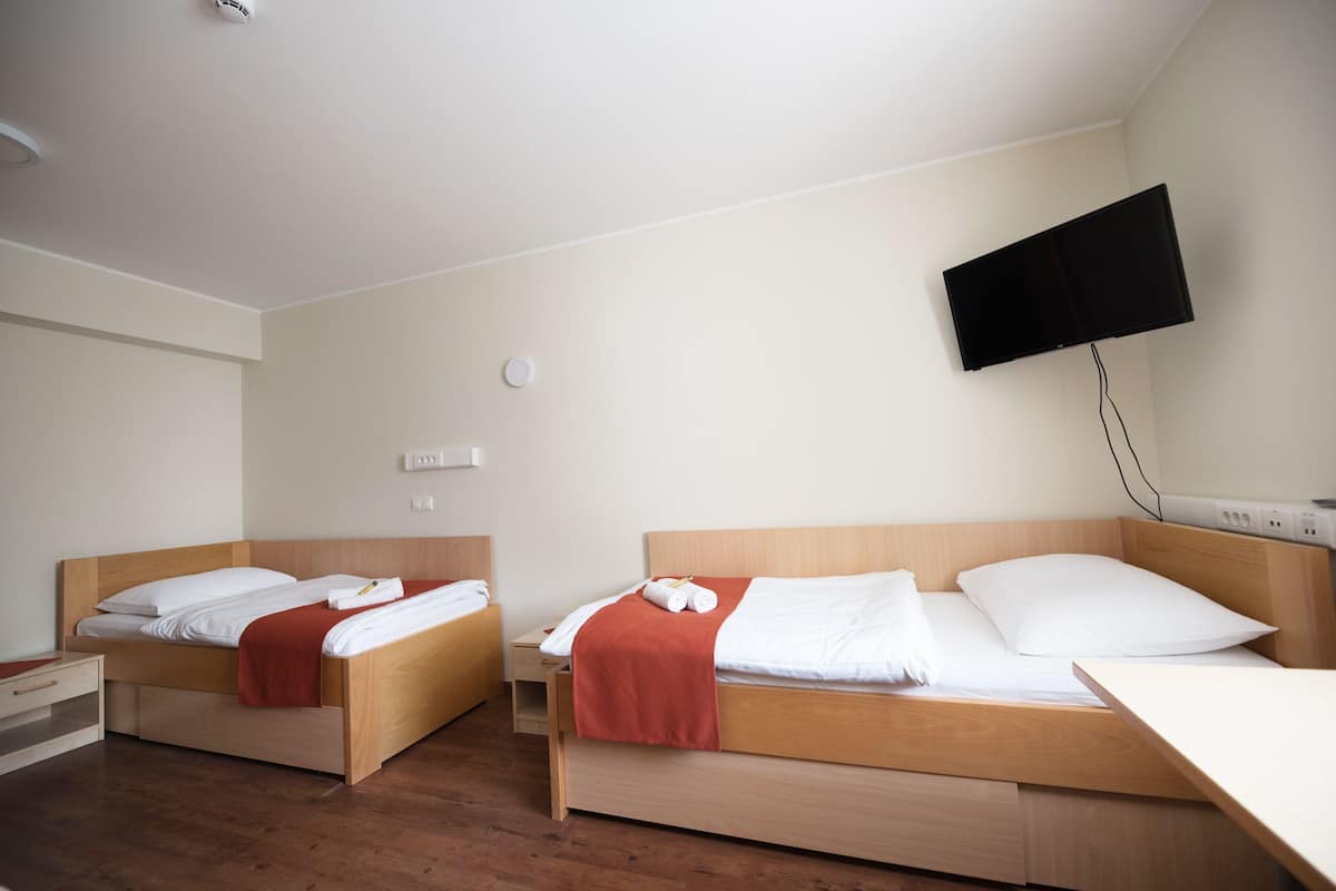 1 bedroom, in-room safe, desk, free WiFi