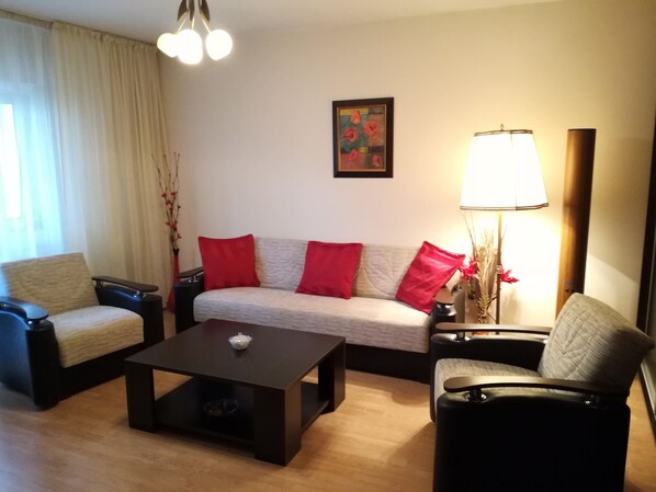 TV, DVD player, books, stereo