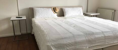 2 bedrooms, travel cot