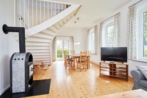 Unclassified image, 2 of 14, button - Coach house I - Apartments Gut Oestergaard (Steinberg)