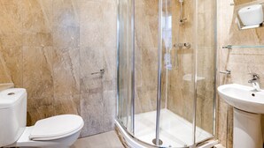 Tremannsrom – standard, flere senger | Bad