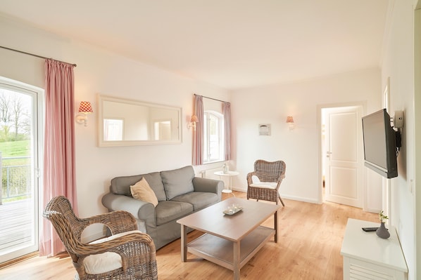 Unclassified image, 1 of 14, button