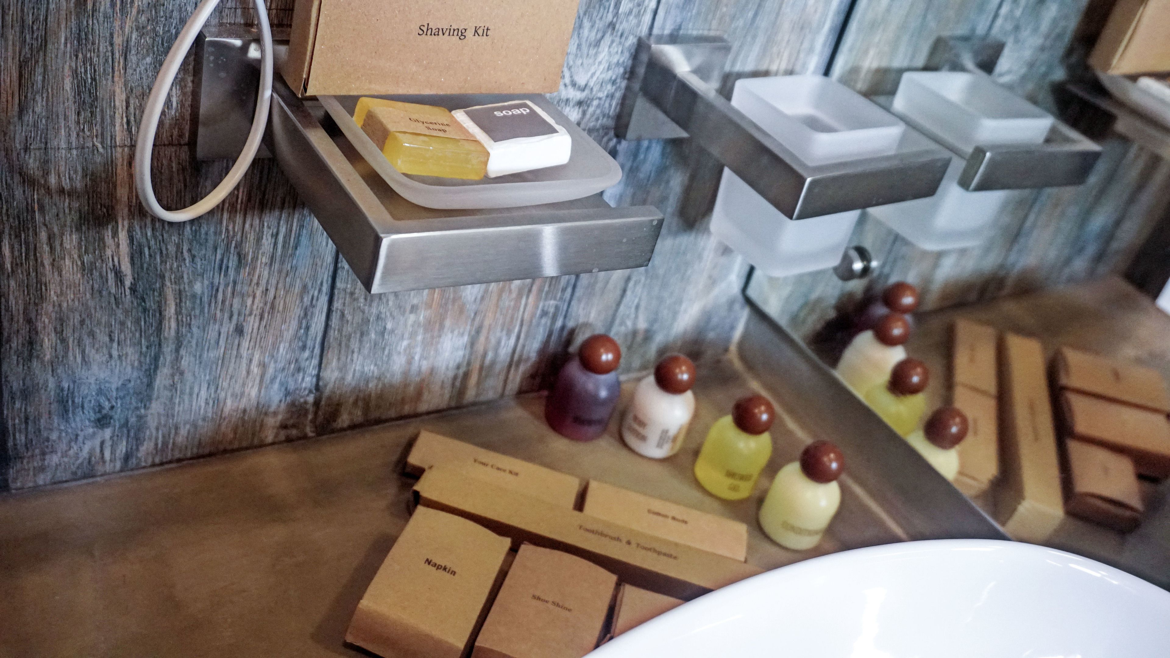 shower, free toiletries, bathrobes, towels