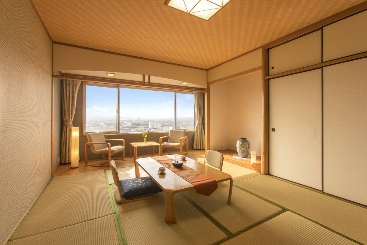 Traditional-Zimmer (Japanese, 10 Tatami) | Schreibtisch, Verdunkelungsvorhänge, Bügeleisen/Bügelbrett