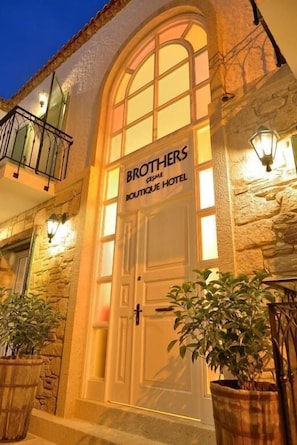 Exterior - Brothers Cesme Hotel (Cesme)