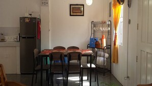 Family House | In-room dining - CLB-Vacation House for rent (Tagbilaran)