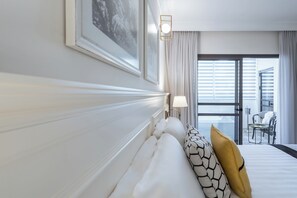 Amenidades de baño gratuitas, secadora de cabello, batas, pantuflas 