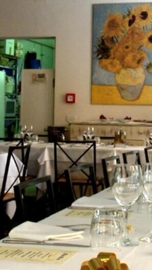 Lunch and dinner served - Hotel Illi  (Massa)
