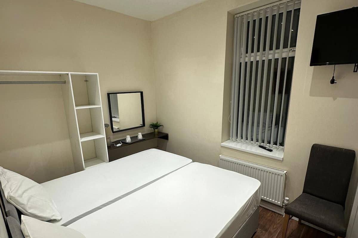 Standard Twin Room, 2 Twin Beds, Private Bathroom | WiFi (free), individually decorated, individually furnished, bed sheets