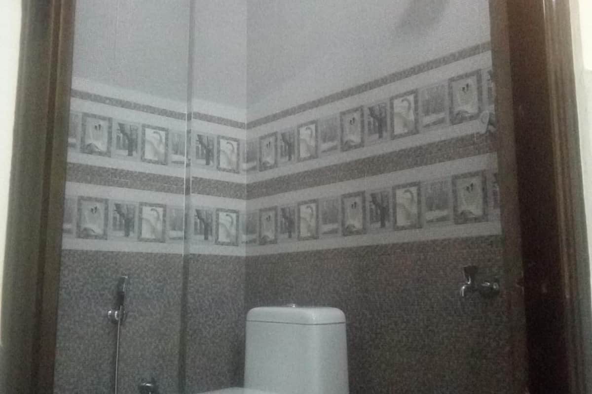 shower, rainfall showerhead, free toiletries, towels