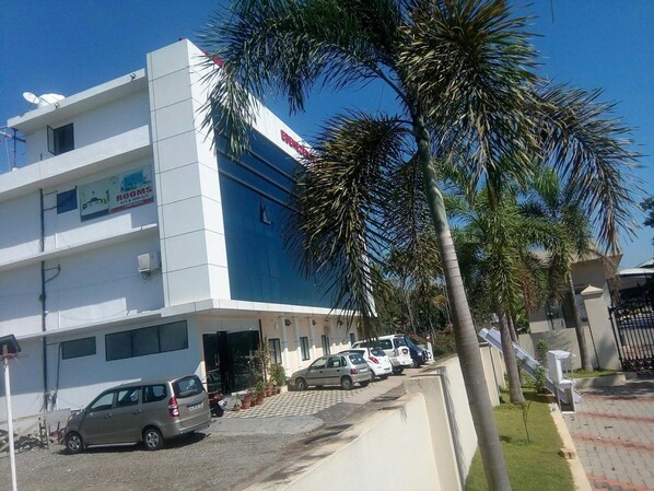 Exterior - Ebenezer Plaza (Aluva)