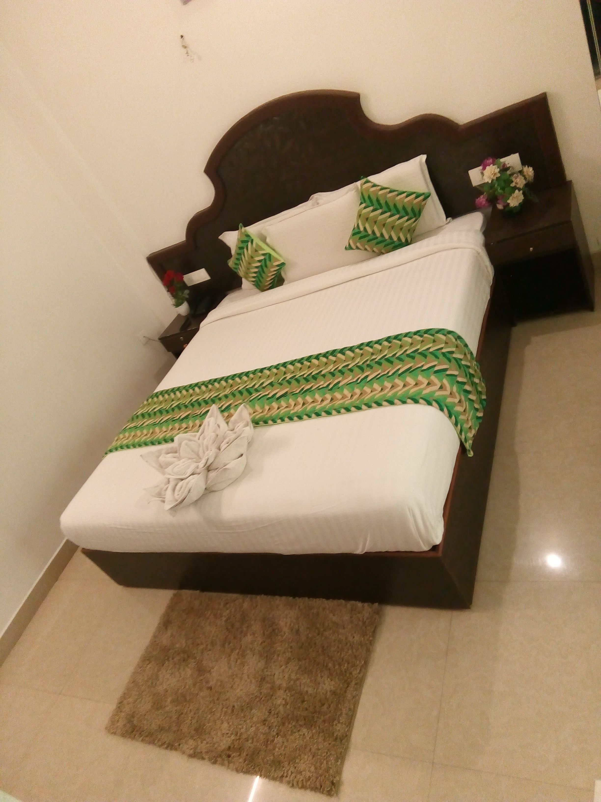 executive room, 1 double bed, non smoking | individually furnished, desk, soundproofing, free wifi