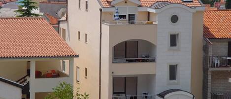 Bagian depan properti