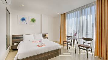 Panoramic Room | Minibar, desk, blackout curtains, soundproofing