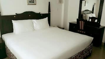 Apartment, 1 Bedroom | Desk, blackout curtains, iron/ironing board, free WiFi