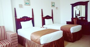 Desk, blackout drapes, iron/ironing board, free WiFi - Palace Hotel Apartment (Muscat)