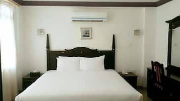 Desk, blackout curtains, iron/ironing board, free WiFi