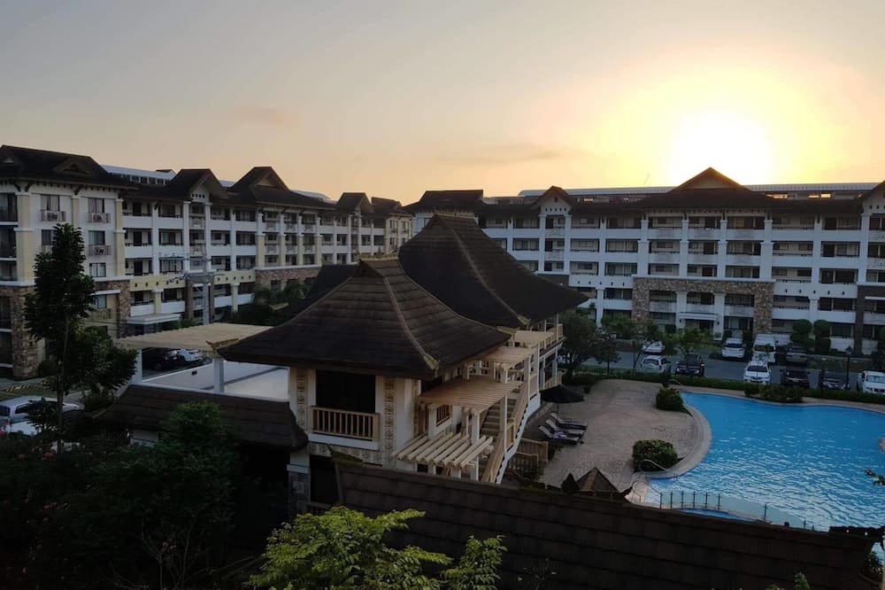 1 Bedroom Deluxe Condo at Apartelle D' Oasis