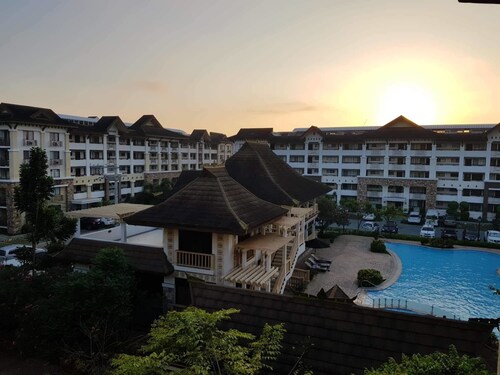 1 Bedroom Deluxe Condo at Apartelle D' Oasis