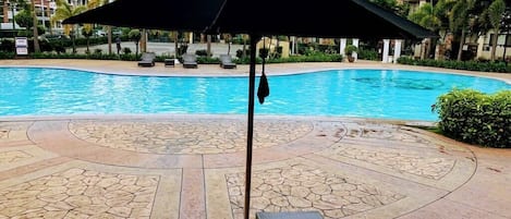 Bar accanto alla piscina