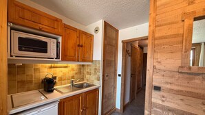 Unclassified image, 4 of 20, button - Renovated cabin studio for 4, south balcony, garage included (Les Saisies)